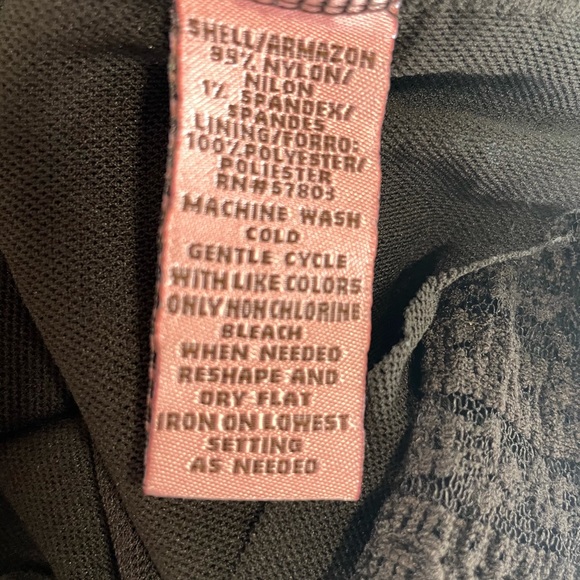 Bandolino Black Lace V Neck Top - Picture 7 of 13